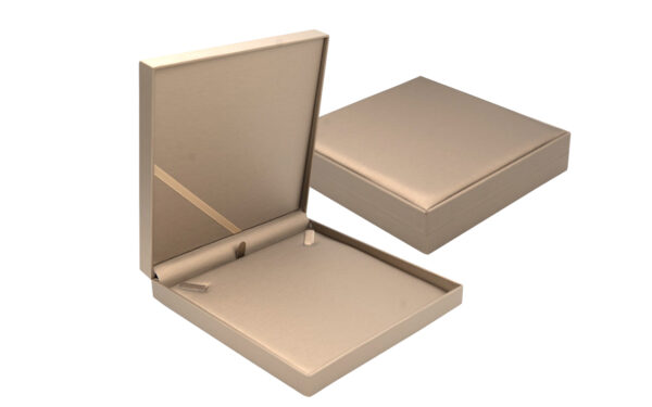 Andromeda ATN5T astucci per collana 190x190x40mm bronzo